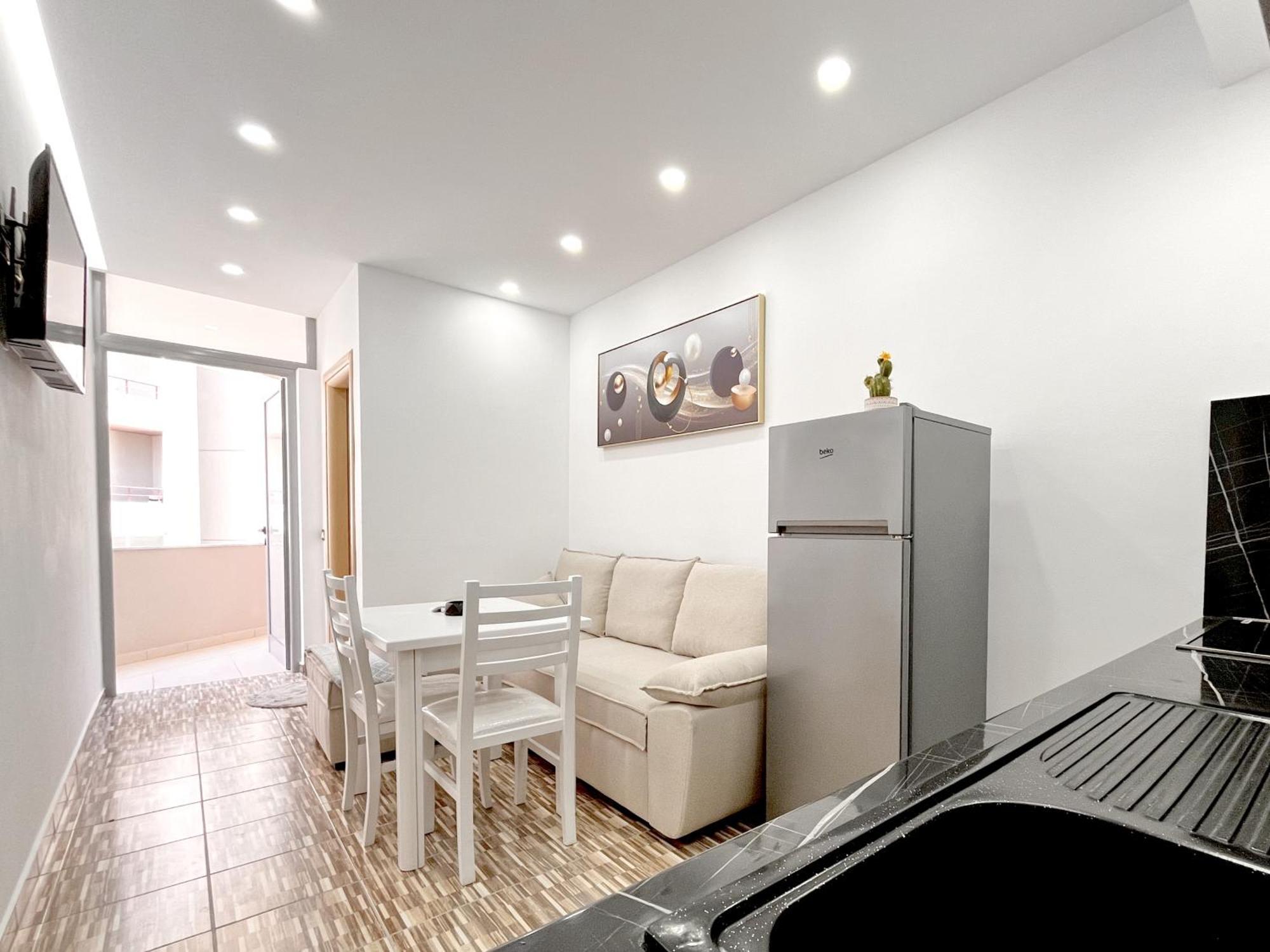 Kam Apartments In The City Center Vlorë Екстериор снимка